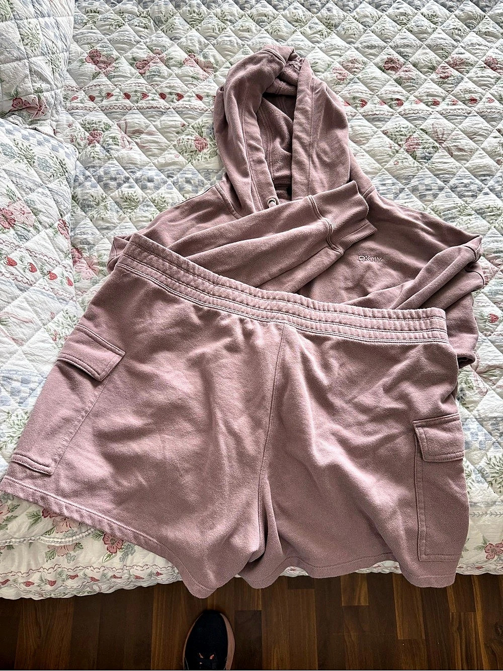 DKNY Lavender Hoodie & Shorts Set XL Like New